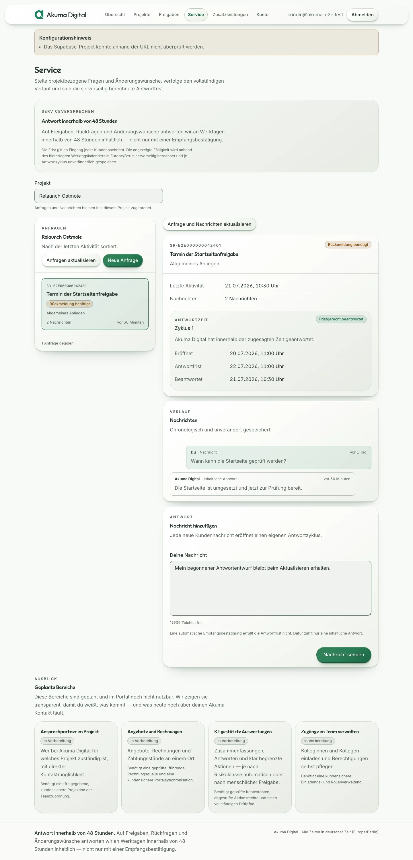 AKUMA Kundenportal mit projektbezogenen Serviceanfragen und Nachrichtenverlauf; Ansicht mit Beispieldaten